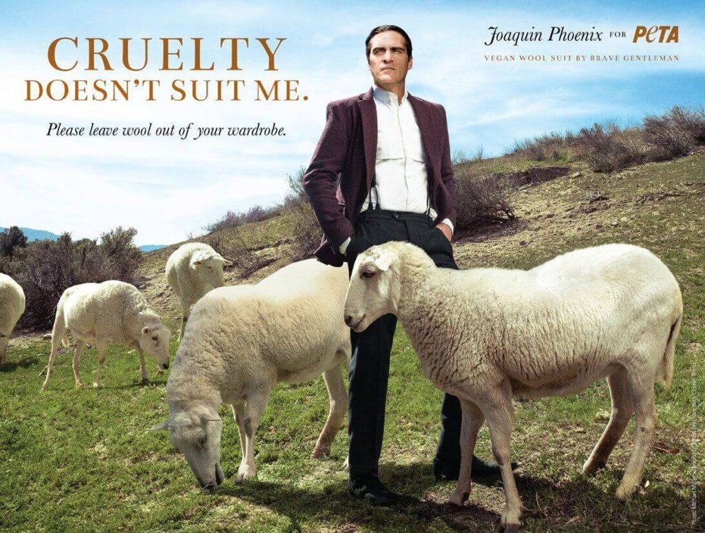Joaquin Phoenix nem csak táplálkozásában vegán: nem hord állati eredetű gyapjút és bőrt sem