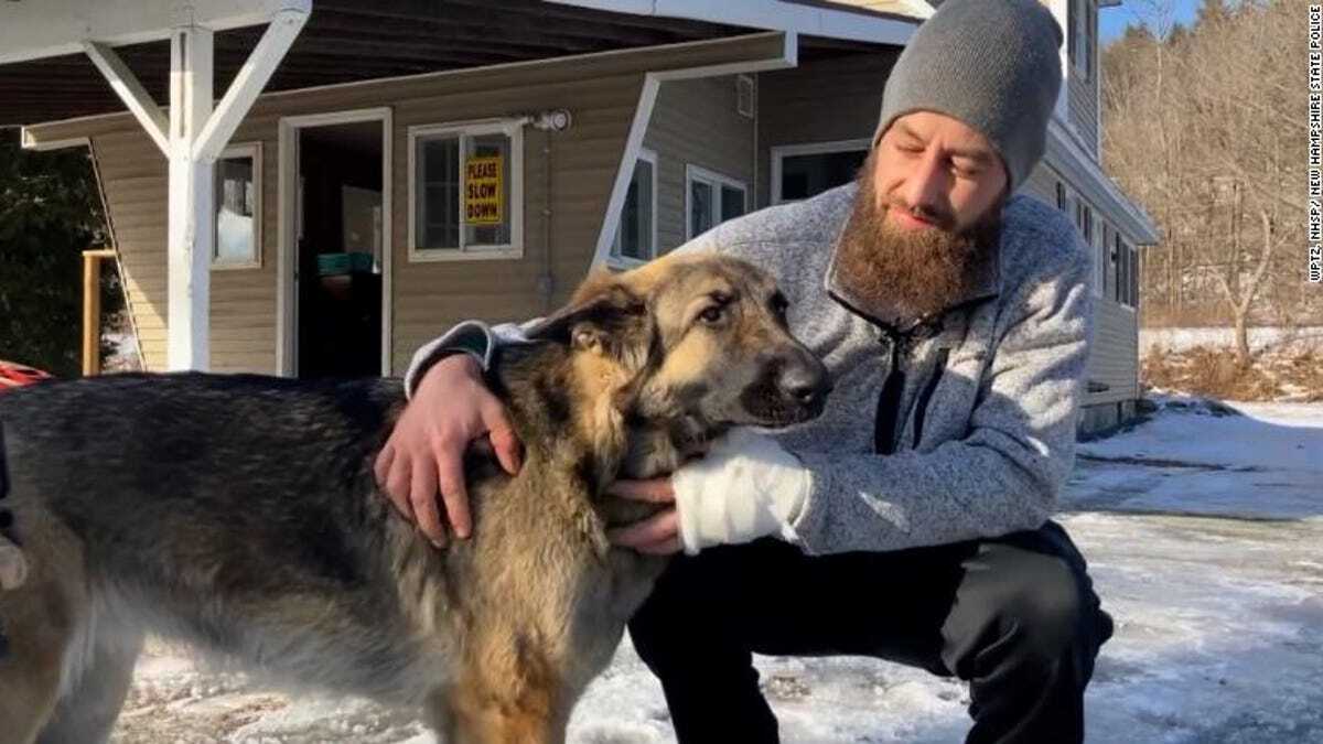 Tinsley, a hős kutya és gazdája, Cam Laundry, aki kedvencének köszönheti életét