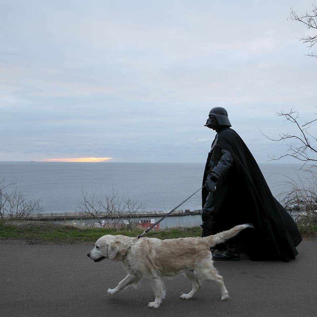 Az ukrán Darth Mykolaiovych Vader és kutyája