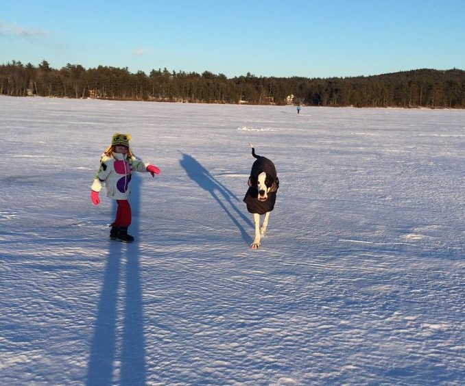 Bella és George - Játék a hóban