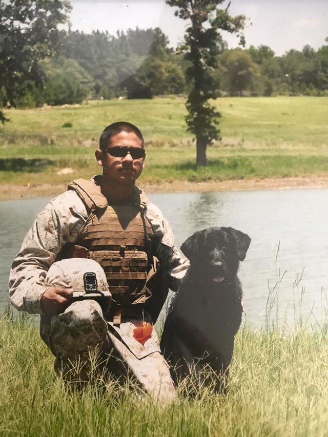 David Herrera, katona és kutyája, Kash 2010-ben Afganisztánban