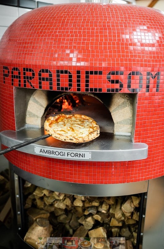 paradicsom kemencés pizza